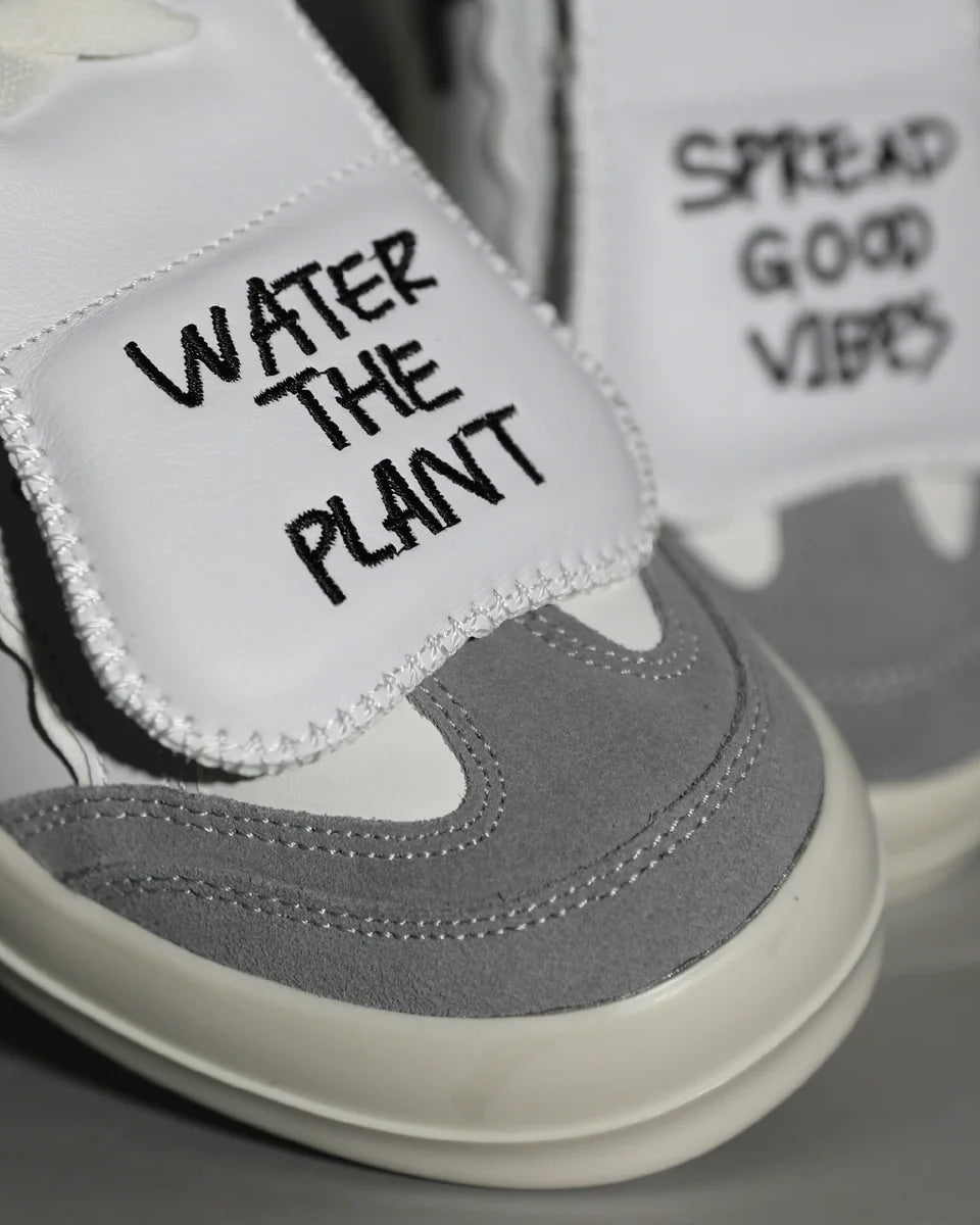 "BONE" Vintage Kicks | White