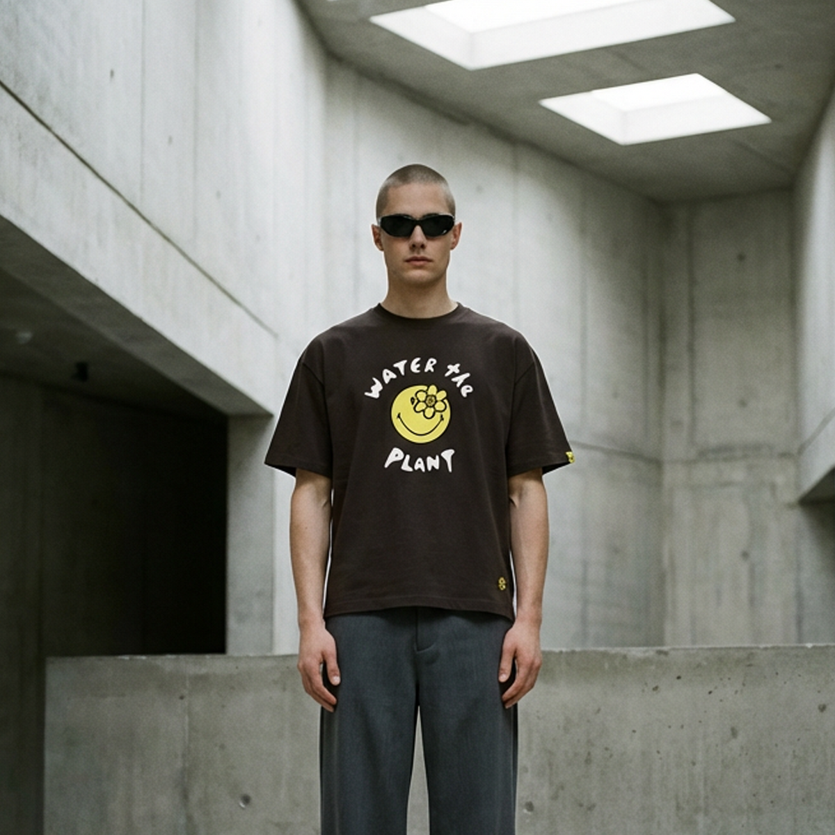 SMILEYWORLD® CHEERS TSHIRT | BROWN