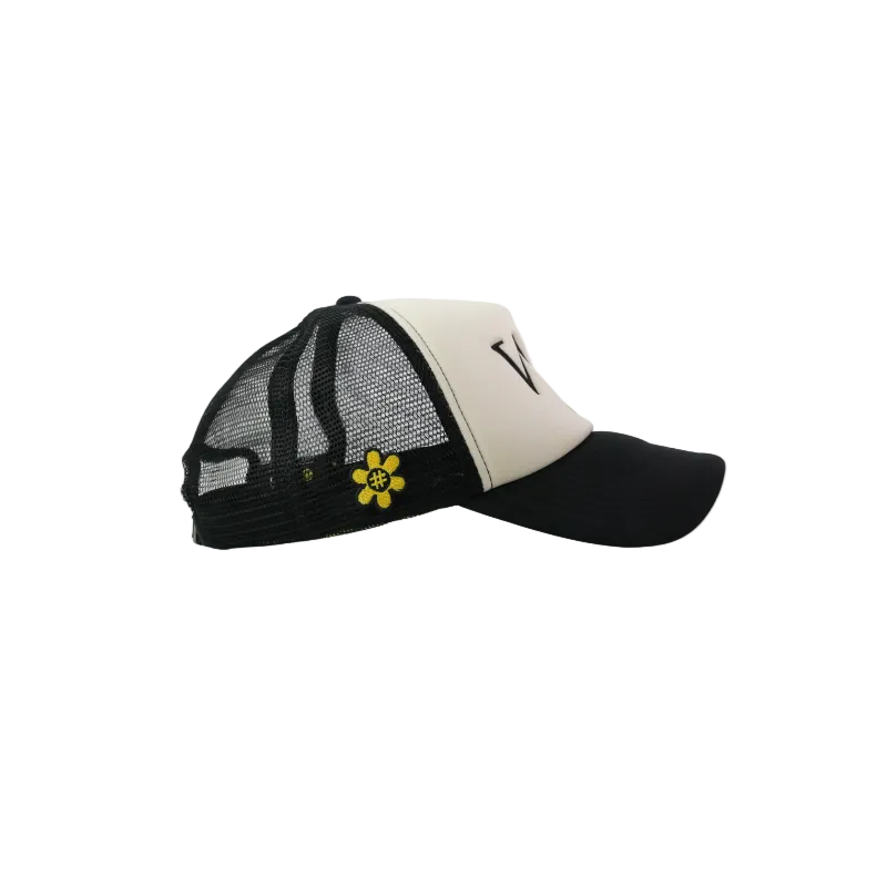 SMILEYWORLD® ICONIC TRUCKER CAP | BLACK